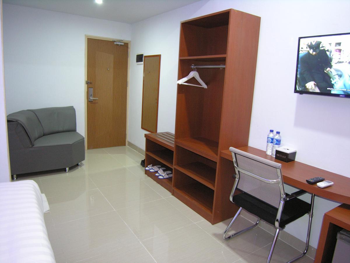 Hotel Delima Banjarmasin (South Kalimantan) Ngoại thất bức ảnh